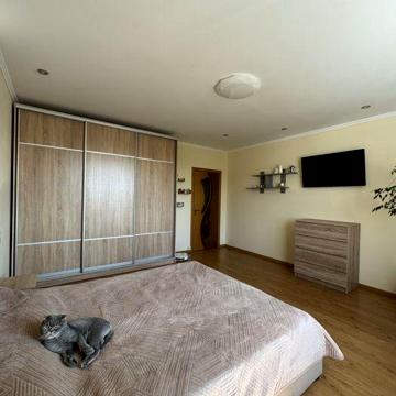 Продаж 1к. квартири з меблями та технікою в центрі міста