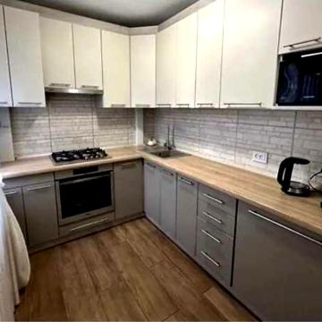 Срочно продам 3х комн кв пер пр Григоренко/Байрона 2/5 с хорош ремонт