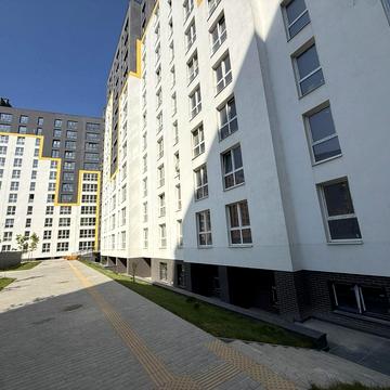 Залізнична вул., 8
