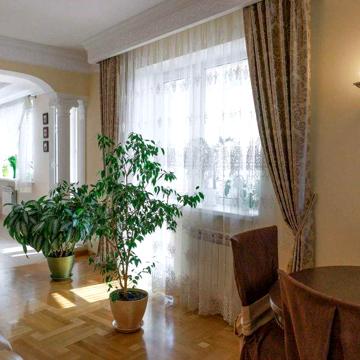 Продаж трикімнатної квартири, вул.Срібнокільська, 12, 126 м²