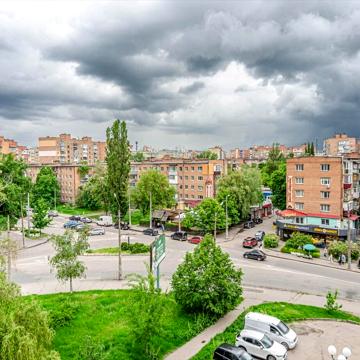 Небесної Сотні вул. (Леніна), 81