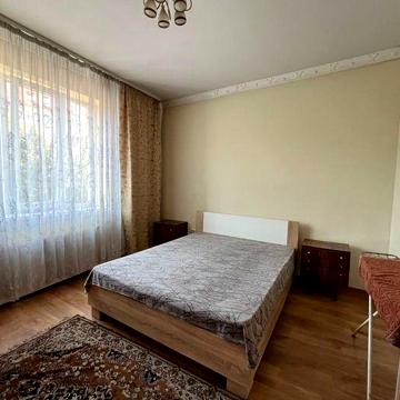Оренда 2- кімнатної квартири неподалік центру