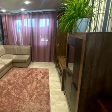 Укомплектована 3кмн квартиру в затишному районі