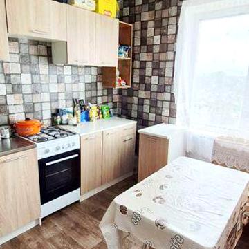 ПРОДАМ  2-кімнатну приватизовану квартиру в смт Черкаське.
 
Квартира