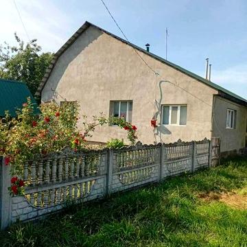 Продам будинок, господарські будівлі, земельна ділянка