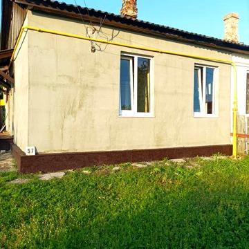 Однокімнатну квартиру байрачного типу чотирьохквартирного будинку