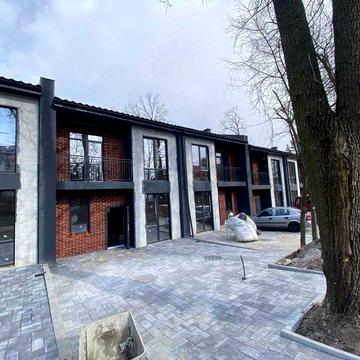 Танхаус в центрі Ірпеня