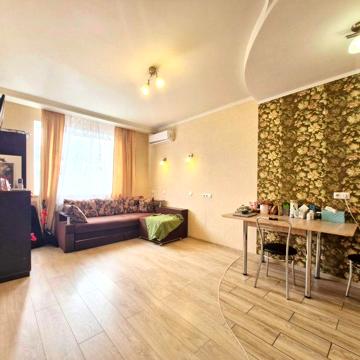 Продам 1-к +кухня-вітальна з ремонтом Метро 3хв пішки. Теремківська 3А
