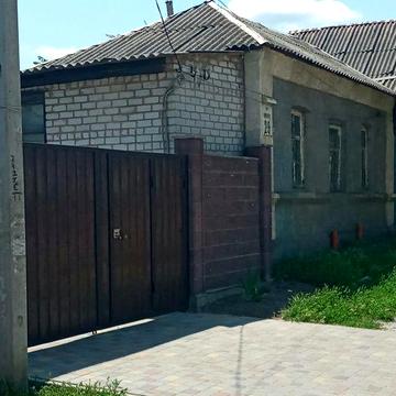 Дом, часть дома с большим подвалом ,красная линия ,под магазин,кабинет