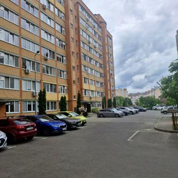 Дмитра Іващенка вул., 2