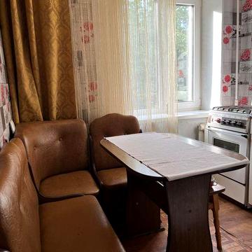 Сдам квартиру однокімнатну.
