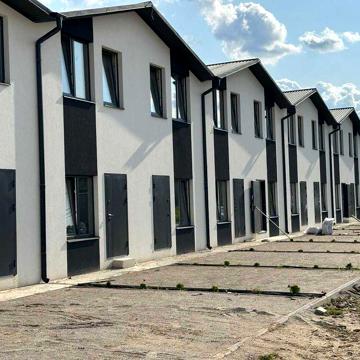 Продаж нових таунхаусів у селі Білогородка—на ремонт вже в липні 2025!