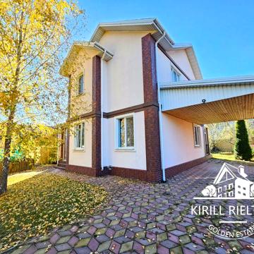 В коттеджном городке "Золотые Ключи"  сдается двухэтажный дом
