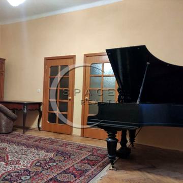 Лютеранська вул., 11-Б
