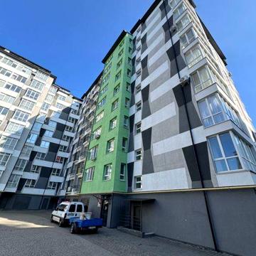 Продається простора квартира-мансарда