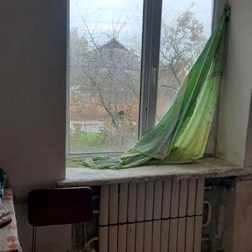 Продам однокімнатну квартиру в селищі Слатине.