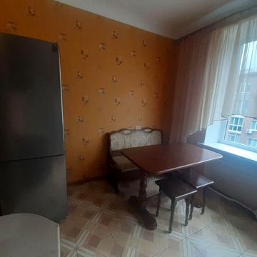 Сдам 2 кімнатну квартиру в центрі