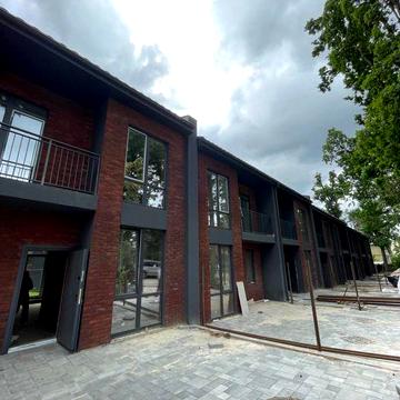 Продаж Танхаусів біля парка Незнайка