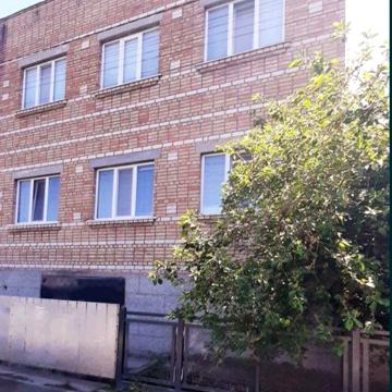 Продам большой дом 2-х этажний