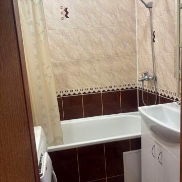 Довгострокова оренда 2к Квартира Антонова Олега вулиця