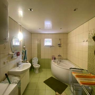 Продам 1/2 дома возле метро Х.Гора, 44 метра, 2 отдельные комнаты, все