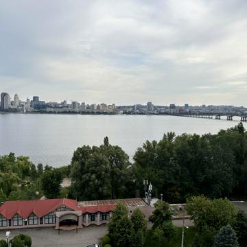 Сонячна Набережна вул. (Маршала Малиновського), 14