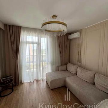 Героїв Крут вул., 10