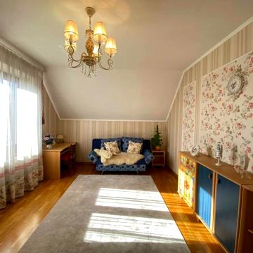 Загородня вул., 9