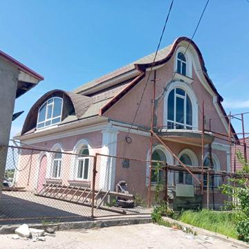 Продам Дом 3х етажний