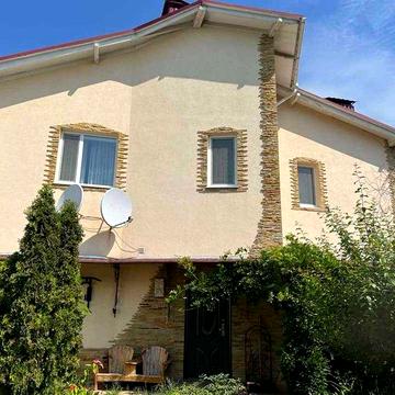 Продаж чудового будинку з дизайнерським ремонтом