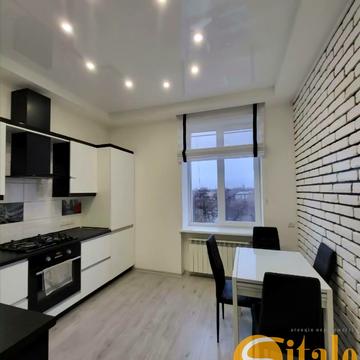 Соборний просп. (Леніна), 777