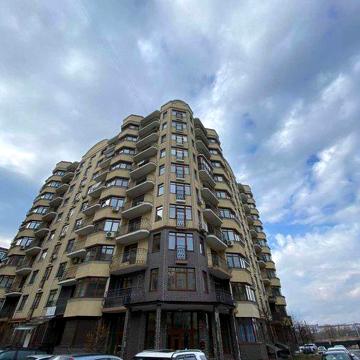 Продам студію в ЖК Річ таун!