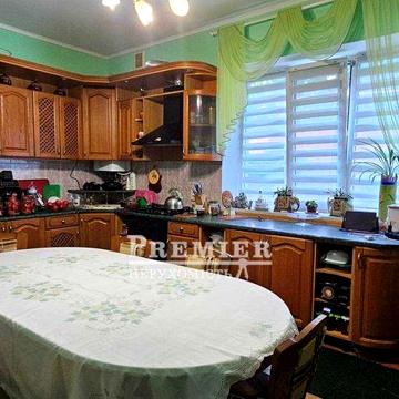 У продажу 2 поверх. будинок у місті Чорноморськ