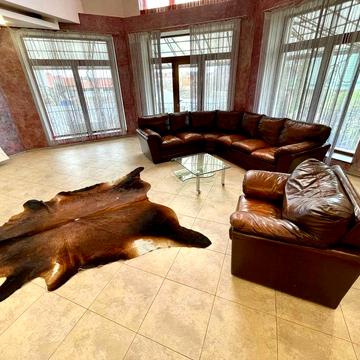 ЕКСКЛЮЗИВ! Величезний будинок, 2 басейни, будинок для персоналу.