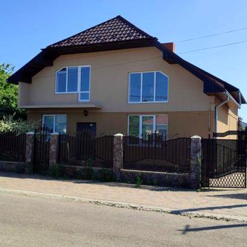 Продається 2-поверховий будинок | 198 м² | с. Ключарки (біля Мукачева)
