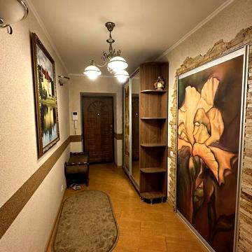 Продаж 2к Квартира Коновальця Євгена вулиця