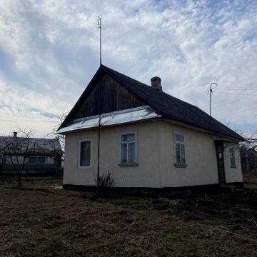 Продається будинок у центрі м. Олика