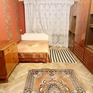 Салютна вул., 17