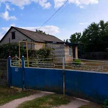 Продам будинок з складським приміщенням та земельною ділянкою