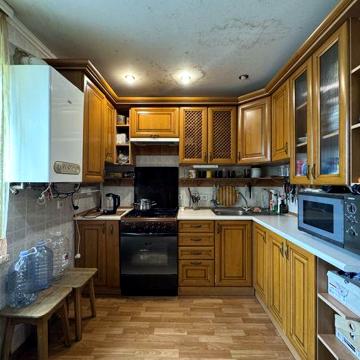 Продам 4 кімнатну квартиру з індивідуальним опаленням
