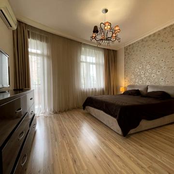 Лесі Українки бульв., 7-Б