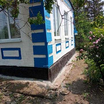 Продаємо приватний будинок на 25 сотках землі.