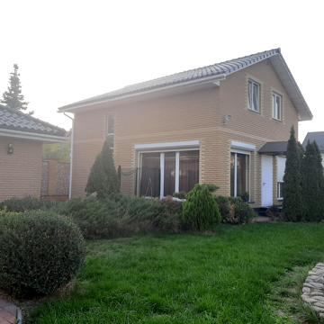 Кобилянської вул., 18