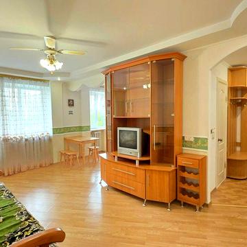 Затишна 3-х кімнатна в Привокзальному районі.