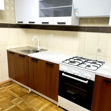 Пятницька вул., 80