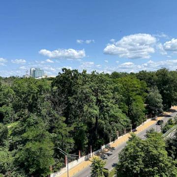 Видовая двухэтажная квартира с террасой на крыше, ул. Л. Толстого, 25