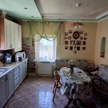 Будинок з ремонтом та меблями в Немішаєве на 10 сотках землі!!!