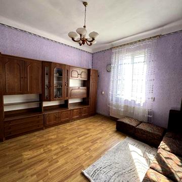 Продам ДВОкімнатну квартиру  з приватезованою земельною ділянкою