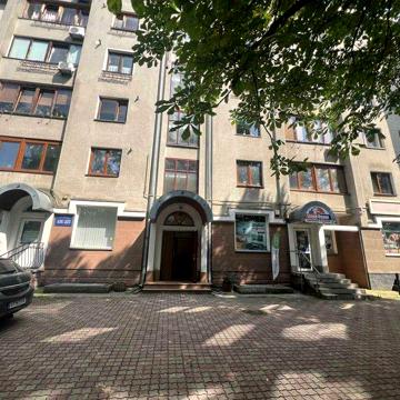 Продається 5 кімнатна квартира . 203м2  парк Шевченка вул. Чорновола