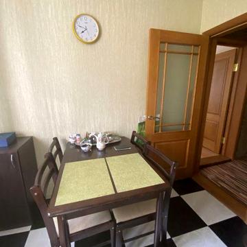 Продається 2к. квартира в центрі з гаражом, садом та меблями